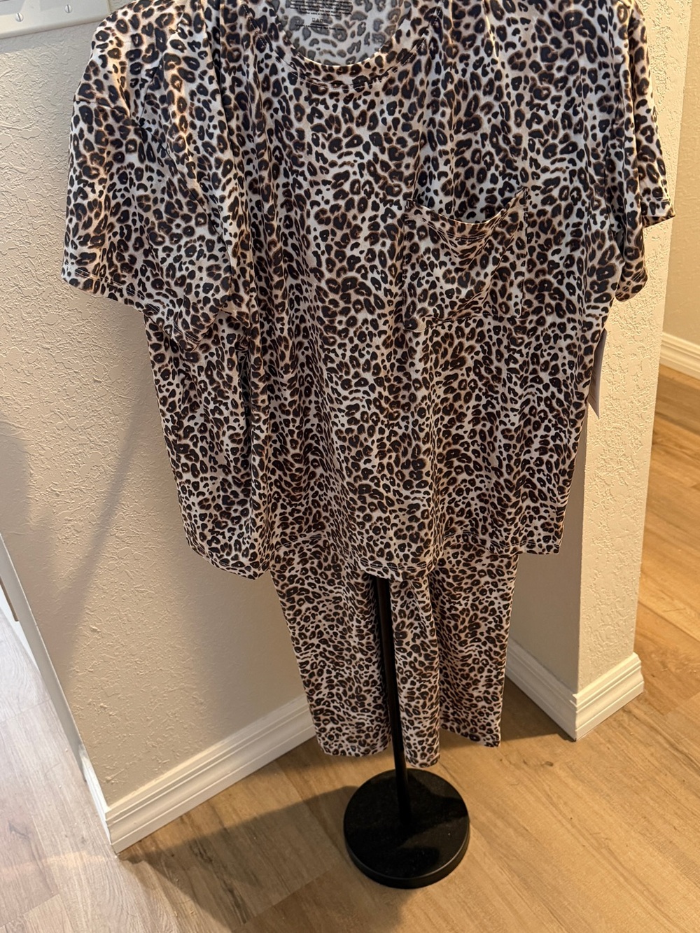Leopard Print Short Sleeve Women’s Pajamas Set